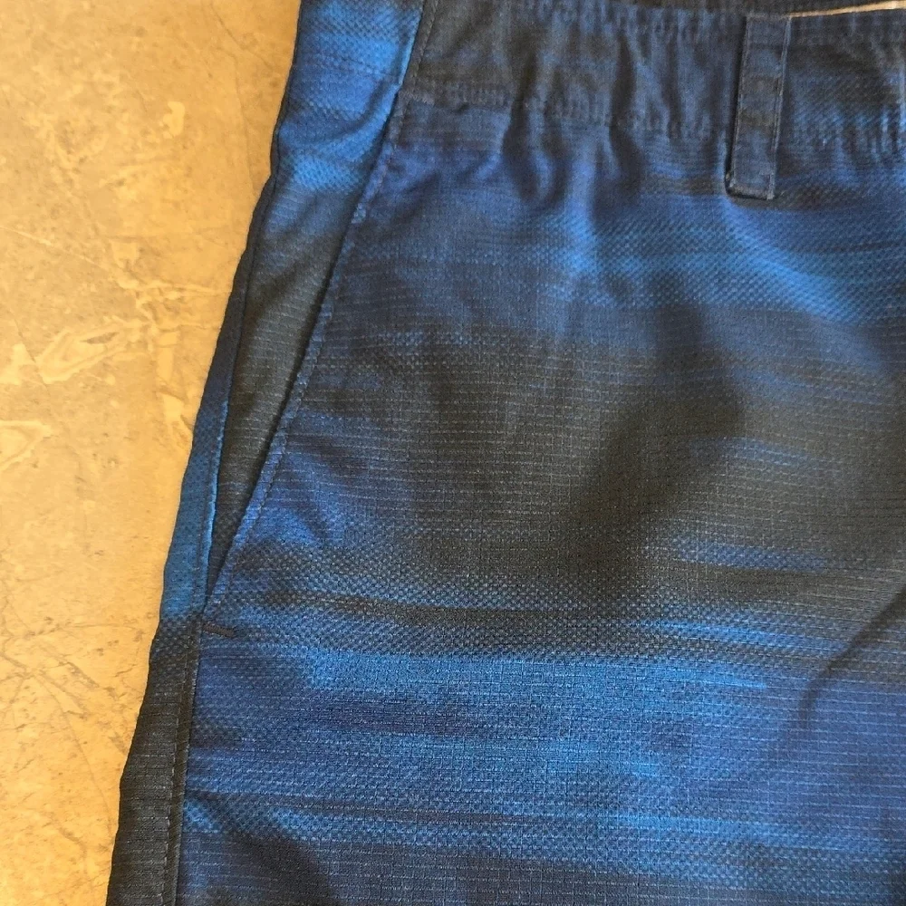 (J47) Greg Norman Mens Blue Swim Shorts Sz 34